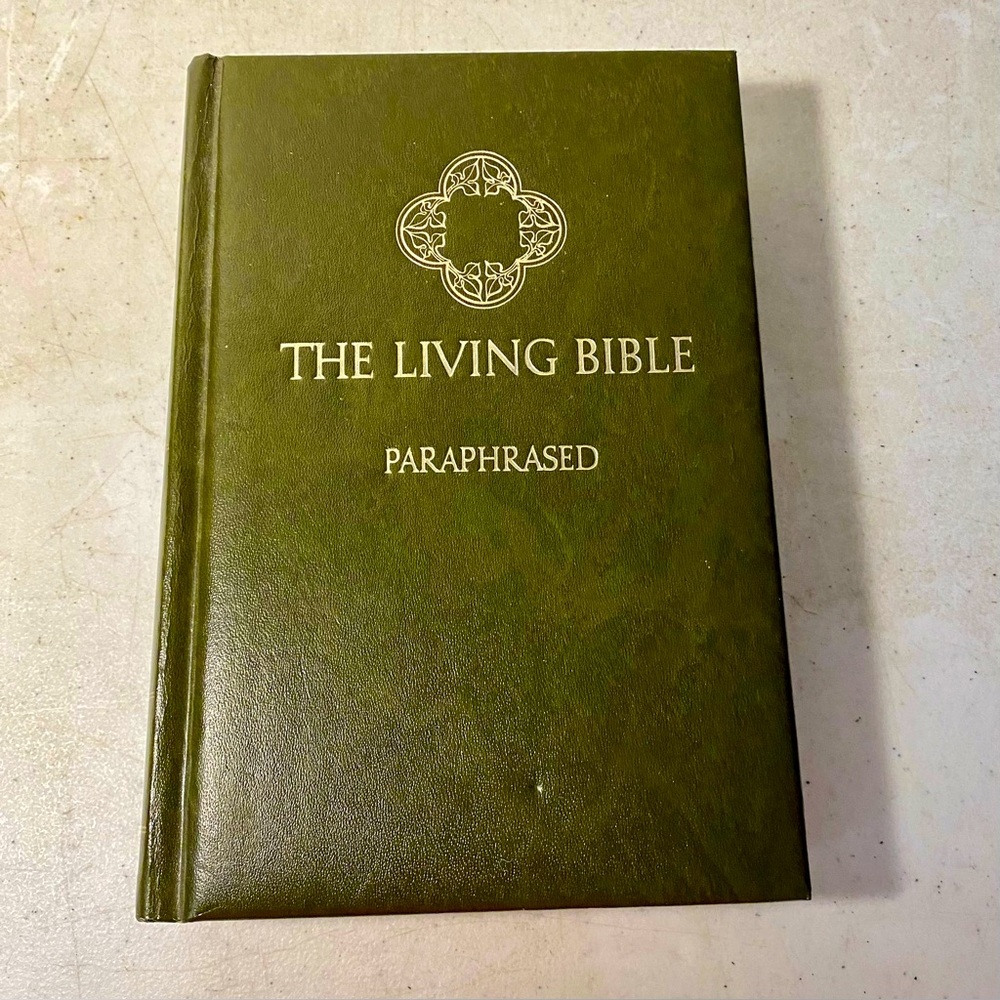 The Living Bible Paraphrased Green Padded Hardcover TYNDALE HOUSE 1971 Vintage